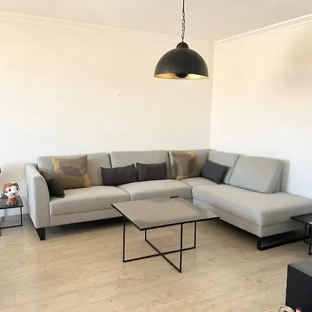 Standing 130 M2, Terrace 35 M2, Barbecue 메제