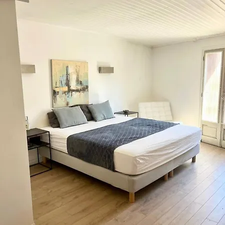 Standing 130 M2, Terrace 35 M2, Barbecue * Mèze